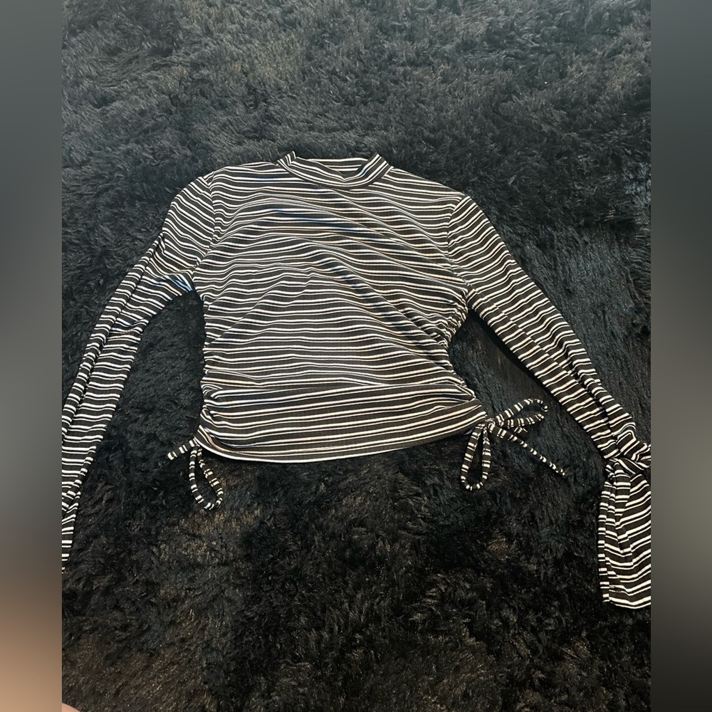Forever 21 long sleeve stripped shirt